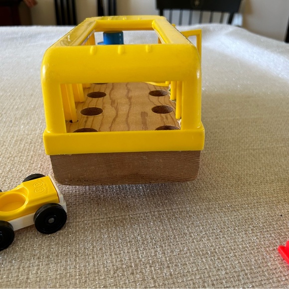 Vintage Fisher Price School bus and other pieces - Picture 6 of 10